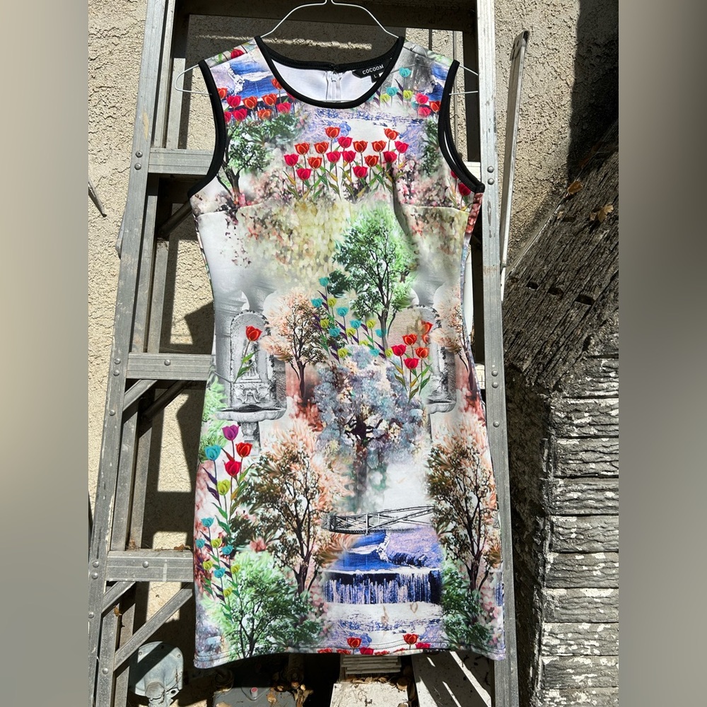 SLEEVELESS FLOWER PRINT SHEATH, MULTI COLORED, UNIQUE AND FUN!